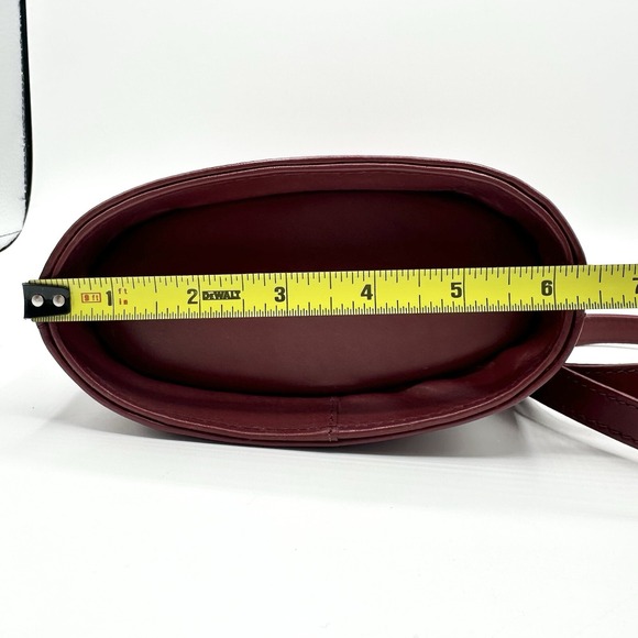 Scully Crossbody Bag Purse Red Leather Gold Metal Hardware Great Condition - Picture 13 of 16